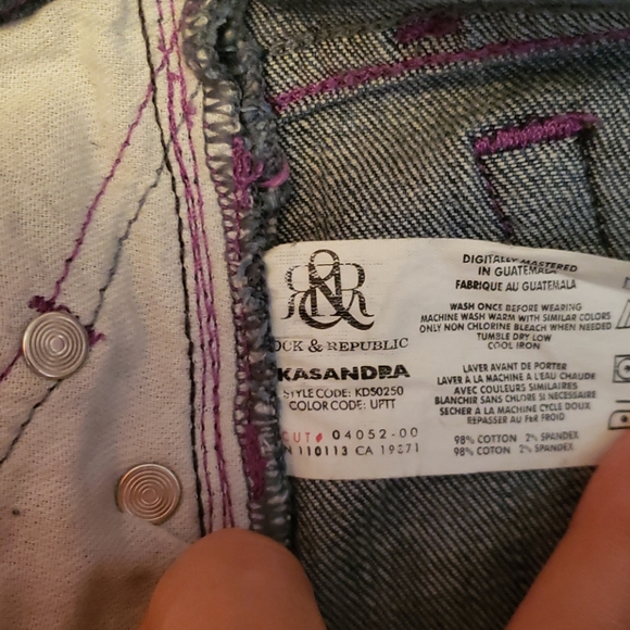 Rock & Republic light wash boot cut jeans - Picture 7 of 8